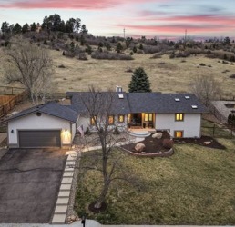 320 Hidden Creek Dr, sold for $915,000